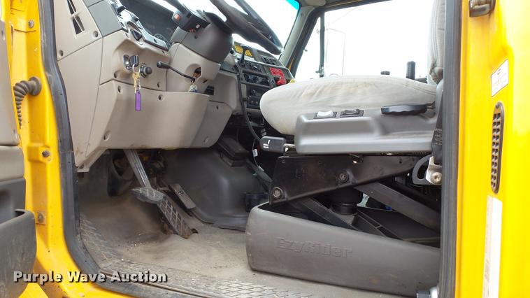 image for item DA1145 2003 Sterling L9500 dump truck