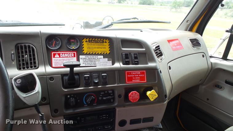 image for item DA1145 2003 Sterling L9500 dump truck