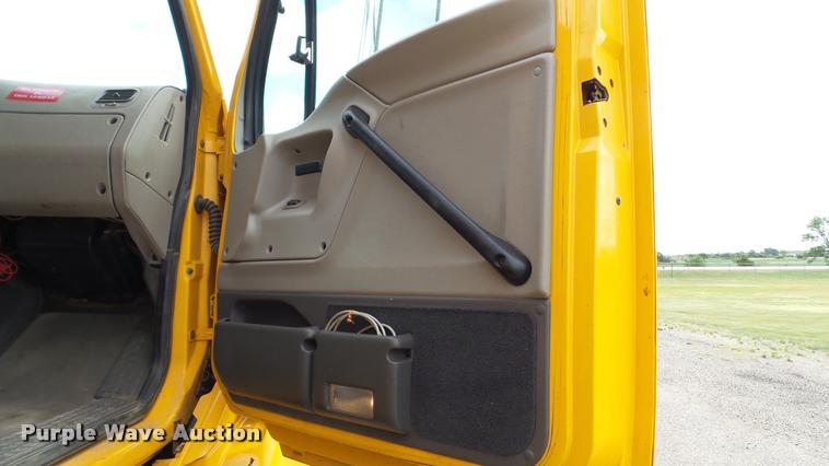 image for item DA1145 2003 Sterling L9500 dump truck