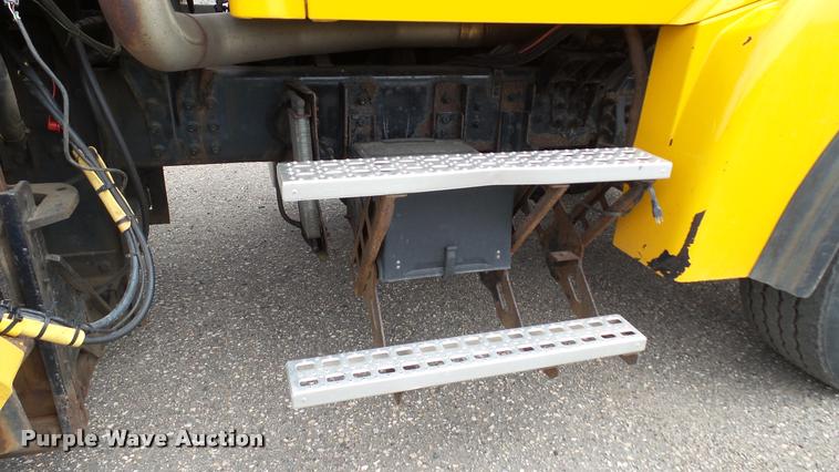 image for item DA1145 2003 Sterling L9500 dump truck