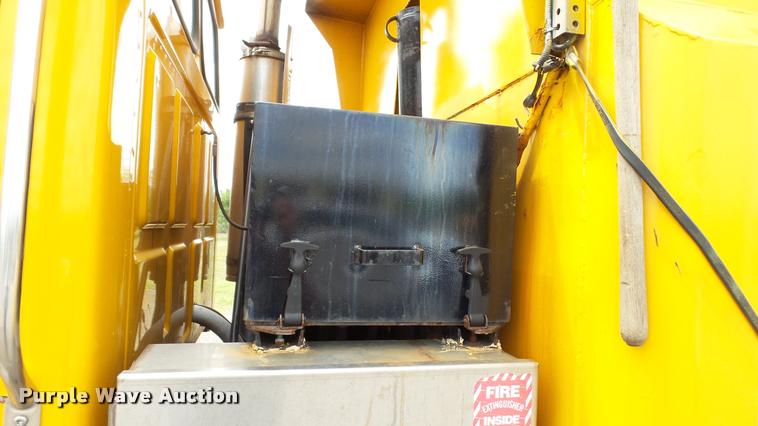 image for item DA1145 2003 Sterling L9500 dump truck