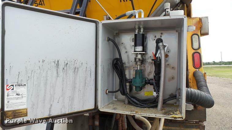 image for item DA1145 2003 Sterling L9500 dump truck