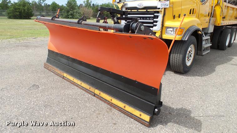 image for item DA1145 2003 Sterling L9500 dump truck