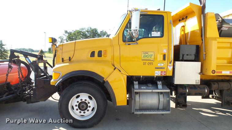 image for item DA1153 2003 Sterling L9500 dump truck