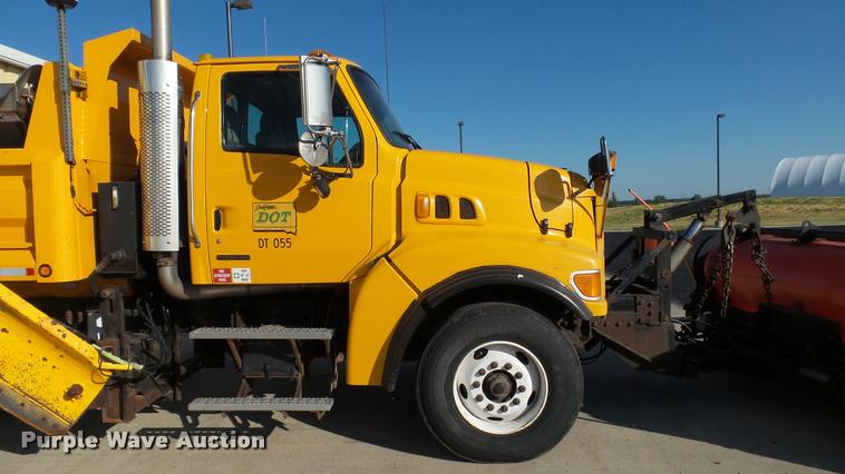 image for item DA1153 2003 Sterling L9500 dump truck