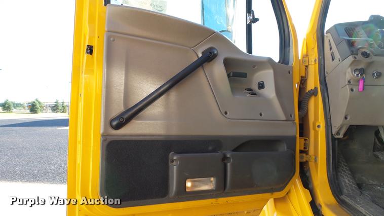 image for item DA1153 2003 Sterling L9500 dump truck