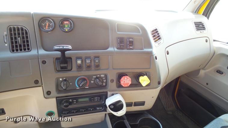 image for item DA1153 2003 Sterling L9500 dump truck