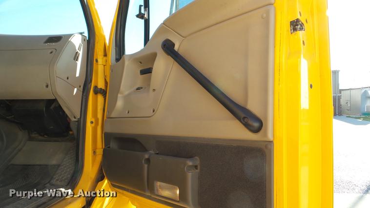 image for item DA1153 2003 Sterling L9500 dump truck