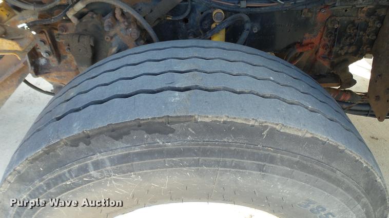 image for item DA1153 2003 Sterling L9500 dump truck