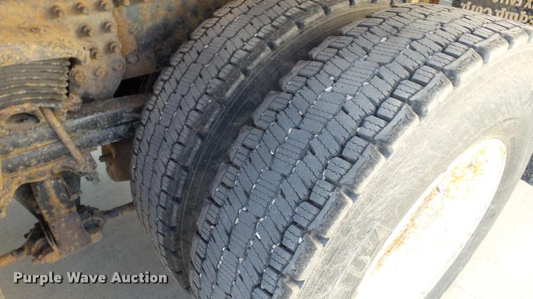 image for item DA1153 2003 Sterling L9500 dump truck