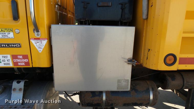 image for item DA1153 2003 Sterling L9500 dump truck