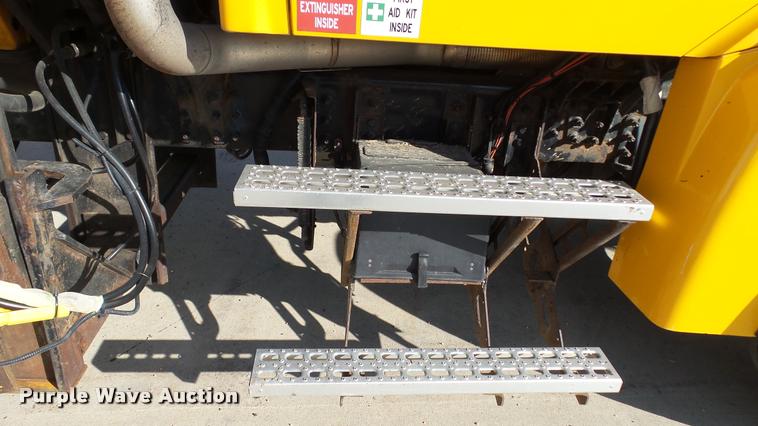 image for item DA1153 2003 Sterling L9500 dump truck