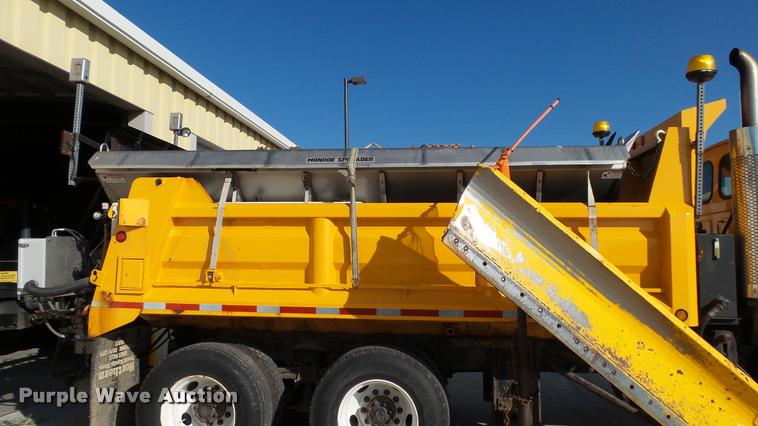 image for item DA1153 2003 Sterling L9500 dump truck