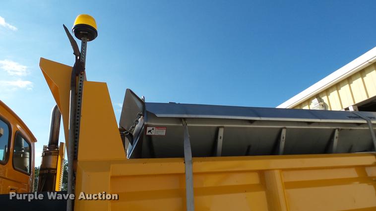 image for item DA1153 2003 Sterling L9500 dump truck