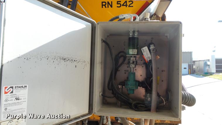 image for item DA1153 2003 Sterling L9500 dump truck