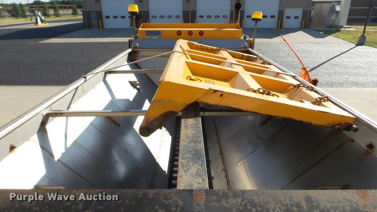 image for item DA1153 2003 Sterling L9500 dump truck