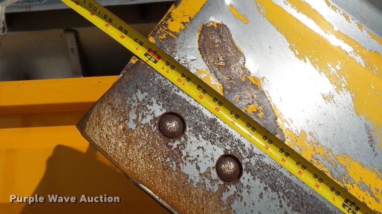 image for item DA1153 2003 Sterling L9500 dump truck