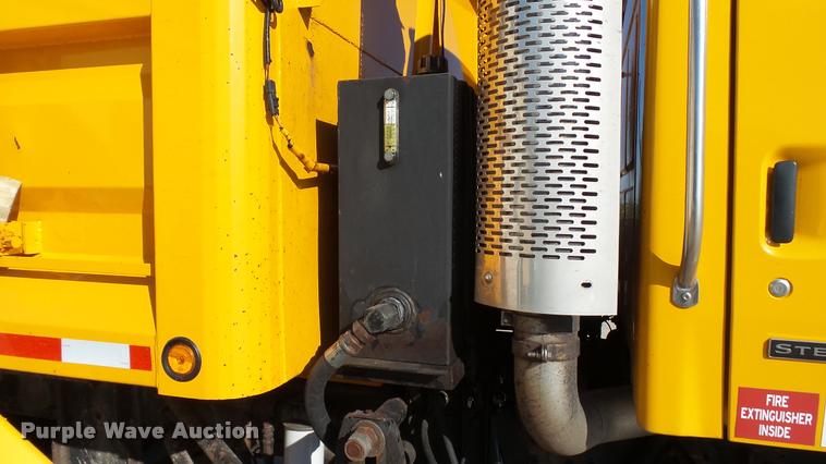 image for item DA1153 2003 Sterling L9500 dump truck