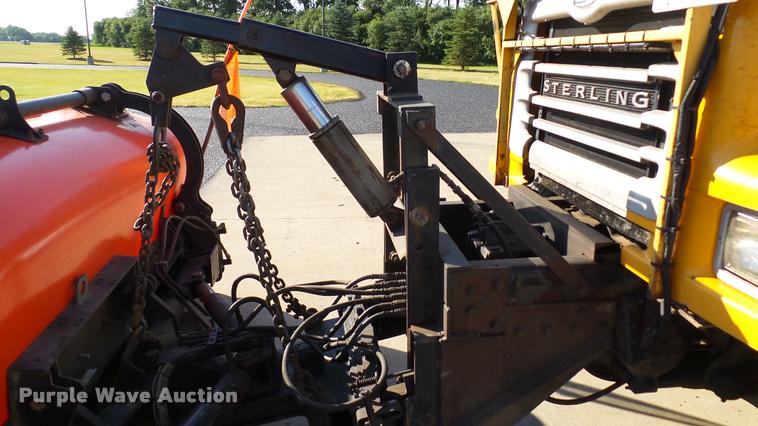 image for item DA1153 2003 Sterling L9500 dump truck