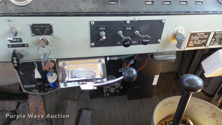 image for item DB9328 1988 Oshkosh W700-15-R snow blower truck