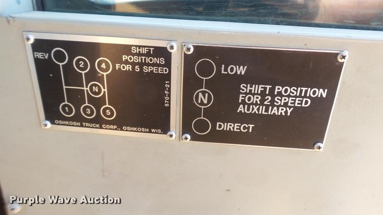 image for item DB9328 1988 Oshkosh W700-15-R snow blower truck