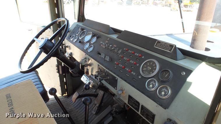 image for item DB9328 1988 Oshkosh W700-15-R snow blower truck