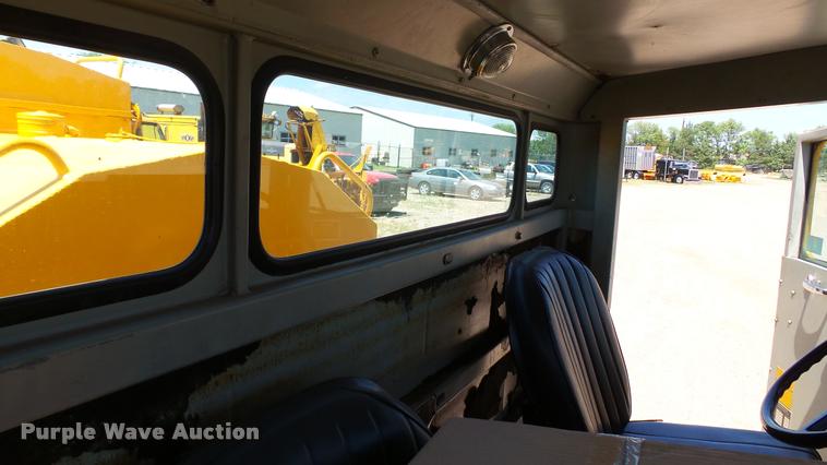 image for item DB9328 1988 Oshkosh W700-15-R snow blower truck