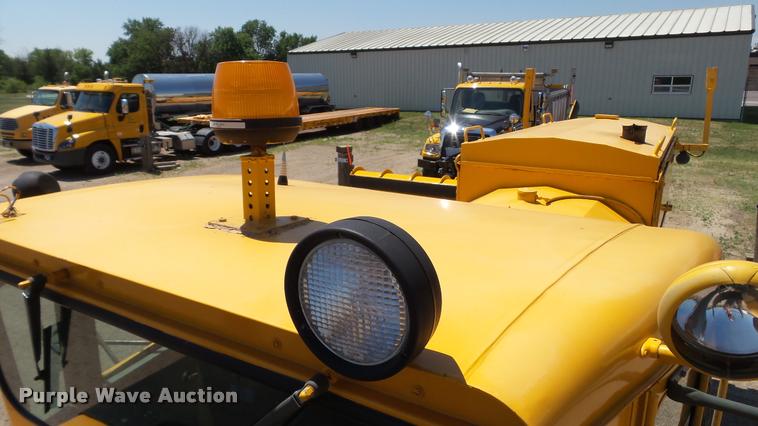 image for item DB9328 1988 Oshkosh W700-15-R snow blower truck