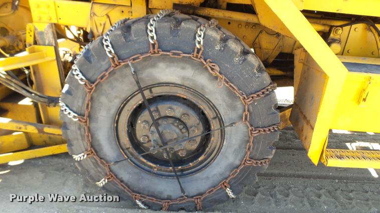 image for item DB9328 1988 Oshkosh W700-15-R snow blower truck