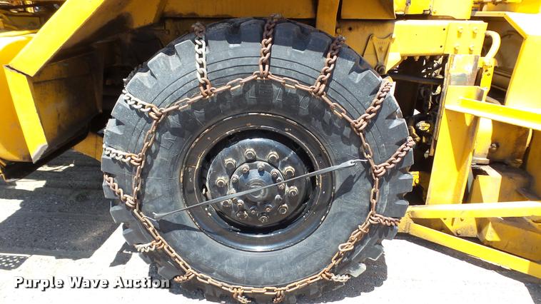 image for item DB9328 1988 Oshkosh W700-15-R snow blower truck