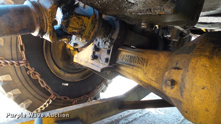 image for item DB9328 1988 Oshkosh W700-15-R snow blower truck