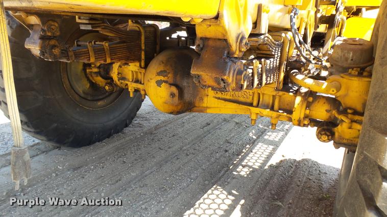 image for item DB9328 1988 Oshkosh W700-15-R snow blower truck