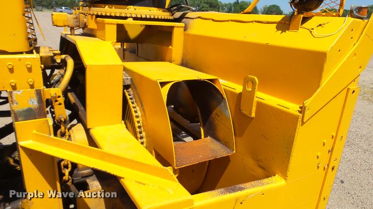 image for item DB9328 1988 Oshkosh W700-15-R snow blower truck