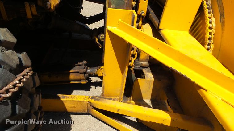 image for item DB9328 1988 Oshkosh W700-15-R snow blower truck