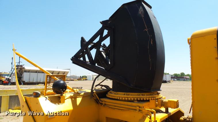 image for item DB9328 1988 Oshkosh W700-15-R snow blower truck