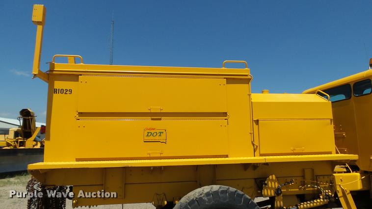 image for item DB9328 1988 Oshkosh W700-15-R snow blower truck