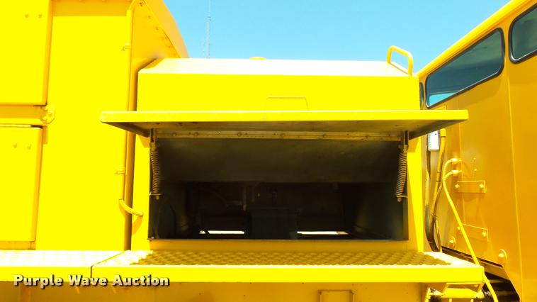 image for item DB9328 1988 Oshkosh W700-15-R snow blower truck