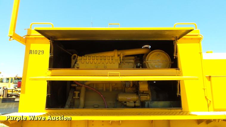 image for item DB9328 1988 Oshkosh W700-15-R snow blower truck