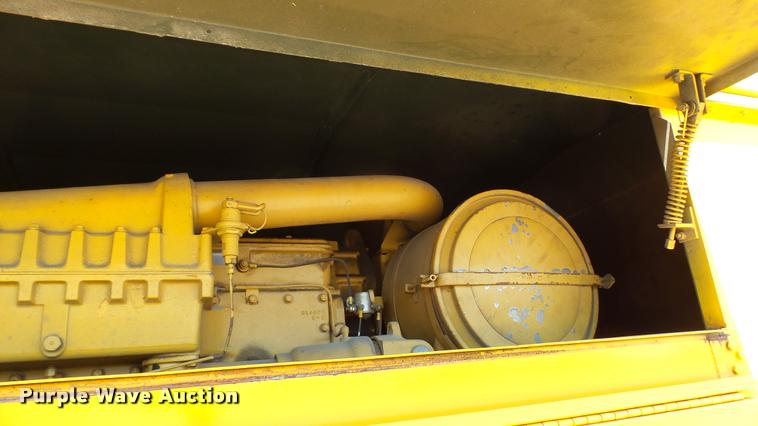 image for item DB9328 1988 Oshkosh W700-15-R snow blower truck