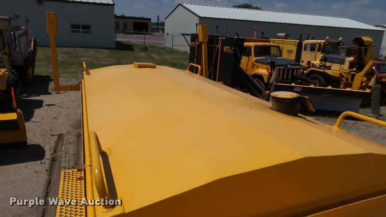 image for item DB9328 1988 Oshkosh W700-15-R snow blower truck