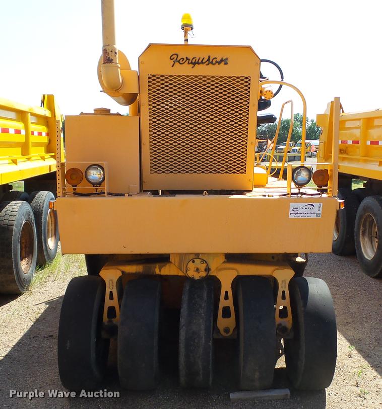 image for item DB9330 1982 Ferguson SP912 pneumatic roller