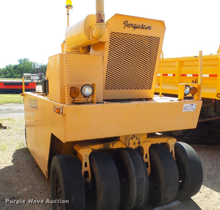 image for item DB9330 1982 Ferguson SP912 pneumatic roller