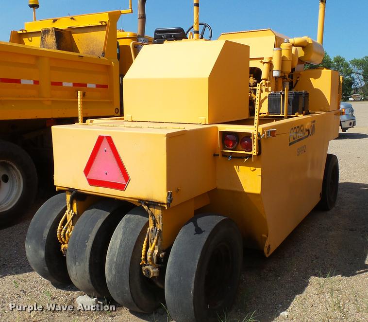 image for item DB9330 1982 Ferguson SP912 pneumatic roller