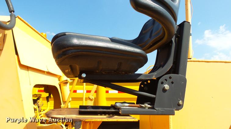 image for item DB9330 1982 Ferguson SP912 pneumatic roller