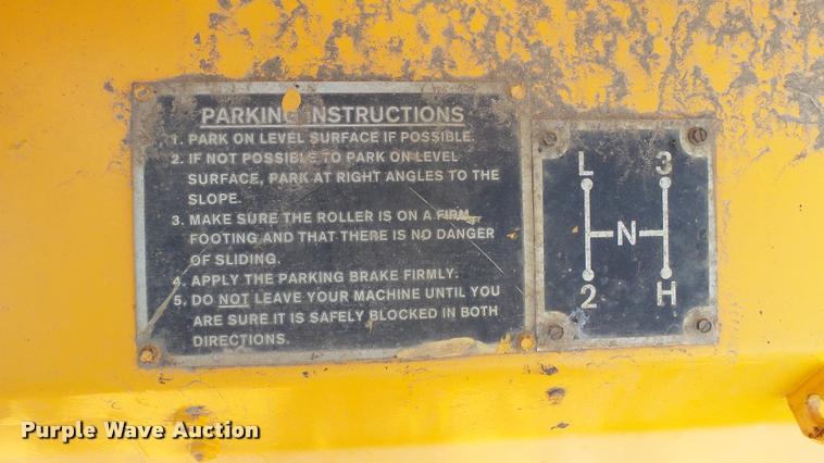 image for item DB9330 1982 Ferguson SP912 pneumatic roller