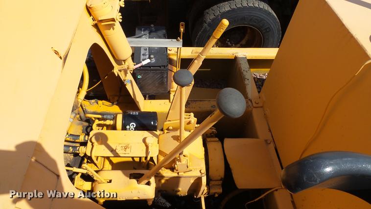 image for item DB9330 1982 Ferguson SP912 pneumatic roller