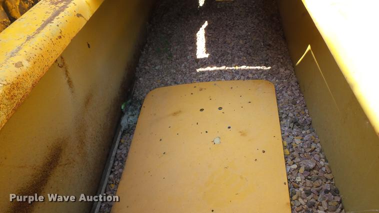 image for item DB9330 1982 Ferguson SP912 pneumatic roller