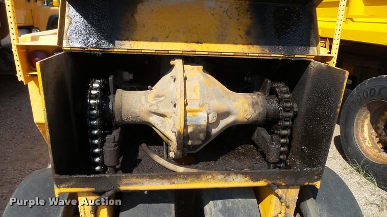 image for item DB9330 1982 Ferguson SP912 pneumatic roller