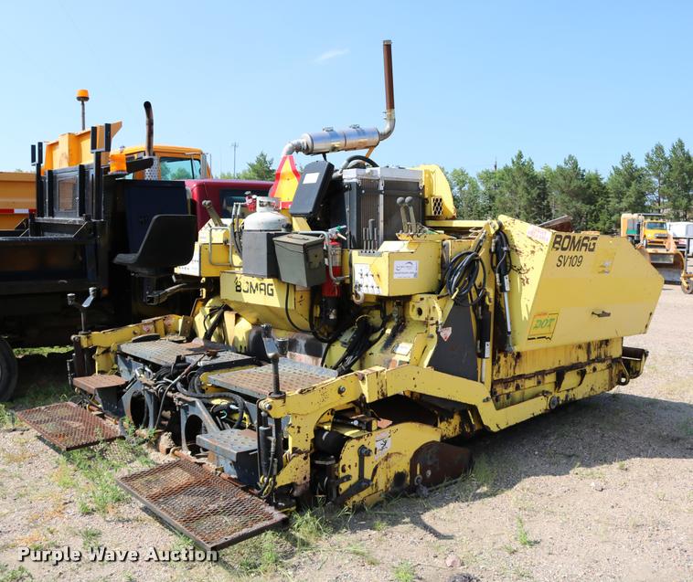 image for item DB9332 2006 Bomag paver