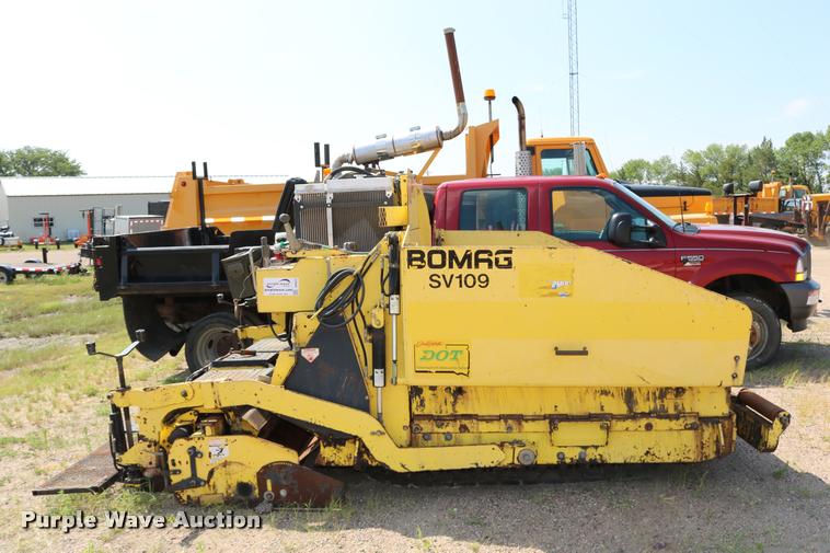 image for item DB9332 2006 Bomag paver